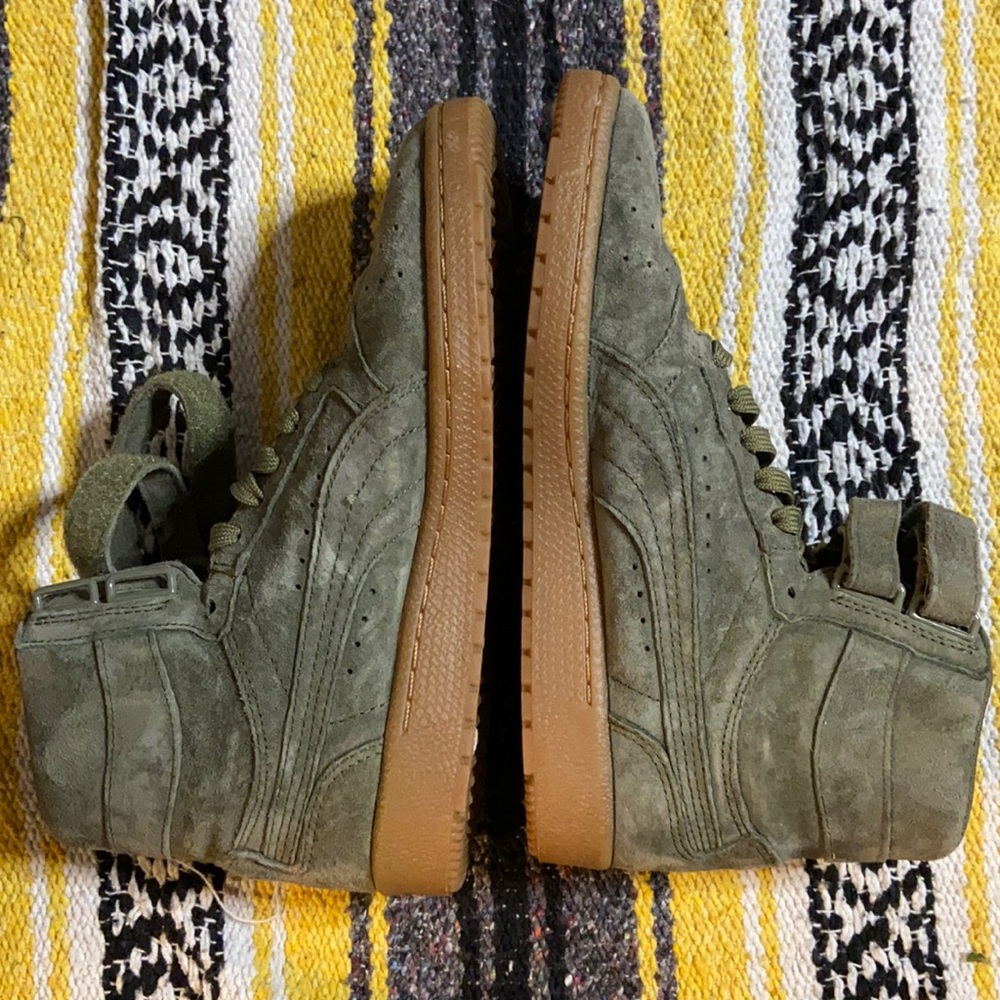 Green high top pumas